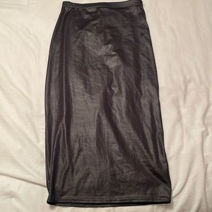 Boohoo Black Midi skirt
